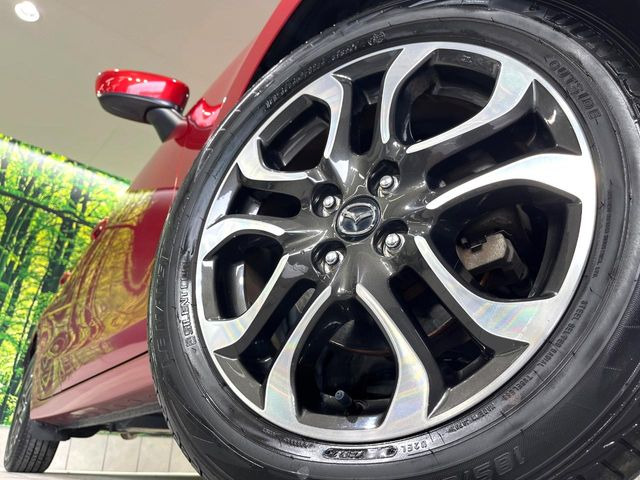 �y����16�C���`�A���~�z�C�[���z�O�ςɃ}�b�`���������A���~�z�C�[���𑕒����Ă���܂��B�e��ЊO�A���~�z�C�[����A�X�^�b�h���X�^�C�����戵�����Ă���܂��B���񂲑��k����������