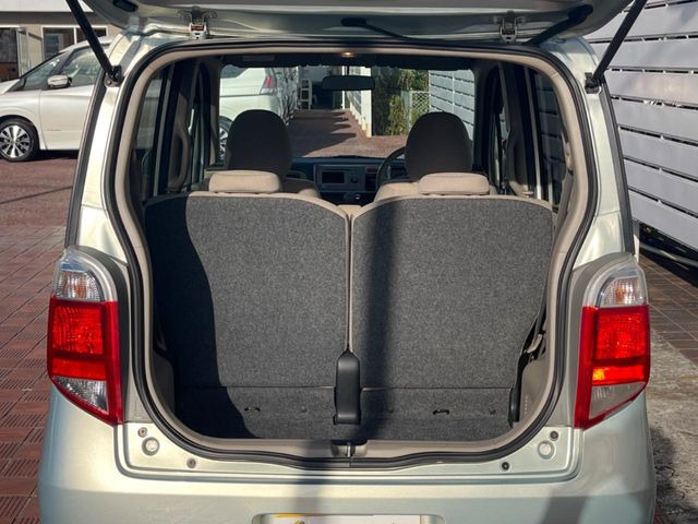 積み下ろしのしやすいデッキにはたっぷりと荷物を積み込んでいただけます。遊びから仕事まで、様々なシーンで頼れます♪