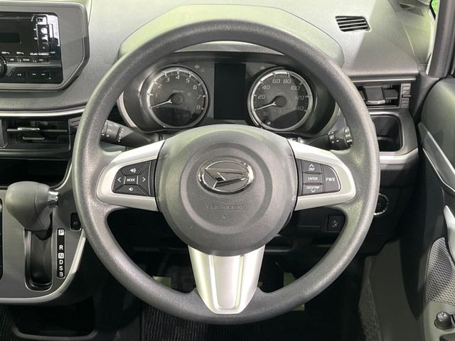 ステアリングも使用感が少なく、きれいな状態となっております♪