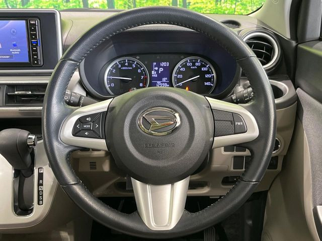 ステアリングも使用感が少なく、きれいな状態となっております♪