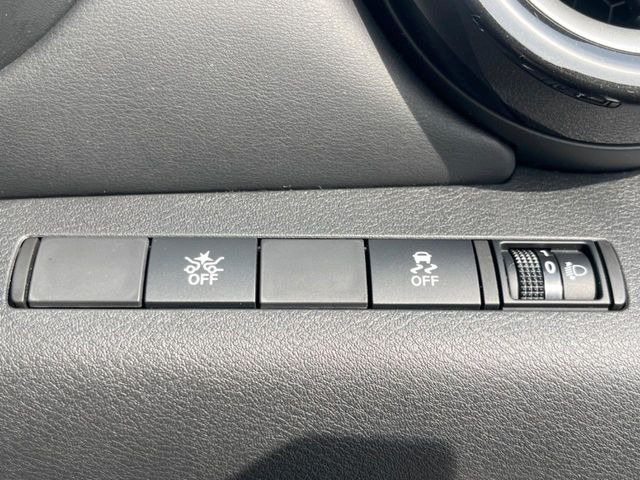 �y�C���e���W�F���g�G�}�[�W�F���V�[�u���[�L�z�t�����g�J�����őO���̎ԗ�����s�҂����m�B�Փ˂������Ȏ��͏Փ˔�Q�y���u���[�L���쓮�A�Փˉ�����T�|�[�g�B�����S�Ƀh���C�u�����y���݂��������܂��B