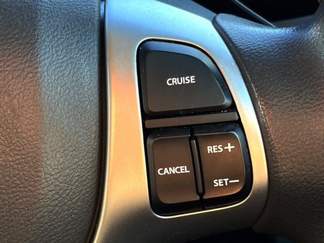 �y�N���[�Y�R���g���[���z�������H�����N���N���s�B�A�N�Z���𗣂��Ă���葬�x�ő��s���ł��A�������^�]���̕��S���y��!�����E�������ȒP�ȃX�C�b�`����Œ����ł��܂��B