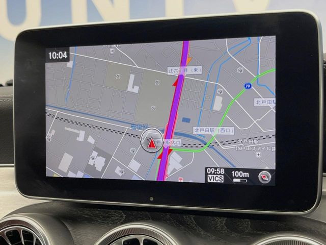 ●純正ナビ:一体感のあるナビは、高級感ある車内を演出してくれます。オーディオ機能も充実しておりますので、運転もより楽しめます♪