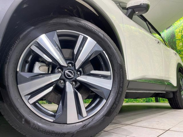 �y����19�C���`�A���~�z�C�[���z�O�ςɃ}�b�`���������A���~�z�C�[���𑕒����Ă���܂��B�e��ЊO�A���~�z�C�[����A�X�^�b�h���X�^�C�����戵�����Ă���܂��B���񂲑��k����������