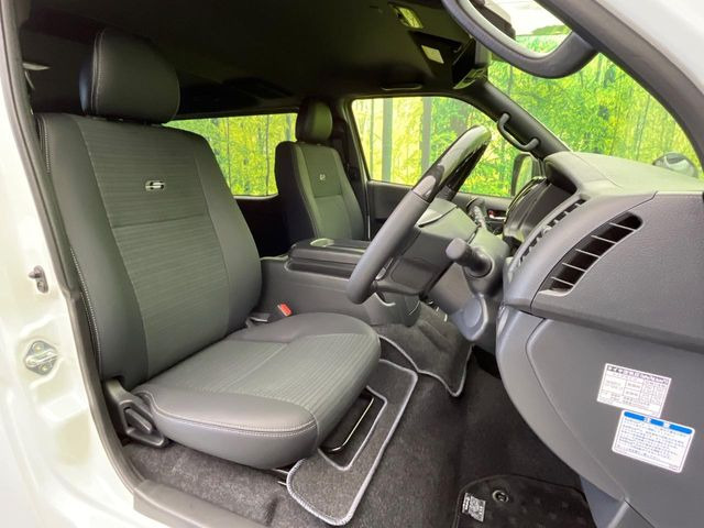 �y�n�[�t���U�[�V�[�g�z�������ƍ���S�n�𗼗������l�C�̃V�[�g���w�ʁE���ʂ̃t�@�u���b�N�f�ނ́A�ʋC���̗ǂ��⊊��ɂ����ɗD��Ă��܂��B�C���╞���ɍ��E���ꂸ���K�ɂ���肢�������܂��B