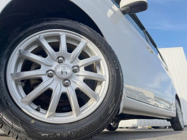 �y����14�C���`�A���~�z�C�[���z�O�ςɃ}�b�`���������A���~�z�C�[���𑕒����Ă���܂��B�e��ЊO�A���~�z�C�[����A�X�^�b�h���X�^�C�����戵�����Ă���܂��B���񂲑��k����������