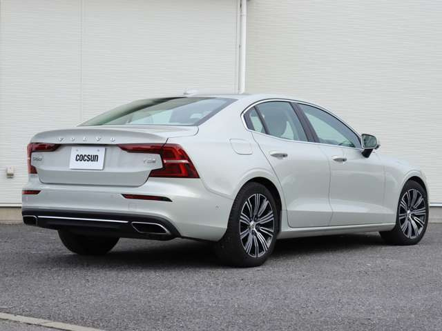 エンジンオイルはフランスのMOTUL(モチュール)を使用しています。新旧ボルボ各モデルに適合する異なる粘度のオイルをご用意しています。