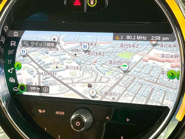 ●純正ナビ:一体感のあるナビは、高級感ある車内を演出してくれます。Bluetooth再生などオーディオ機能も充実しておりますので、運転もより楽しめます♪