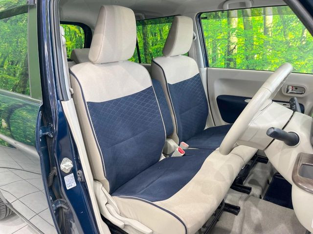 運転席シート廻りは使用感も少なく、良好な状態となっています。丁寧に使われていたことがよくわかりますね。