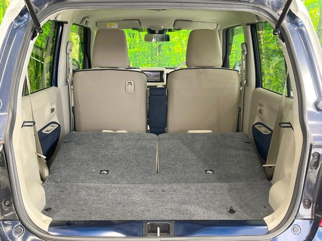 後席を格納すると、これだけの広さが!シーンに合わせたシートアレンジで、大きな荷物も積むことが出来ます♪