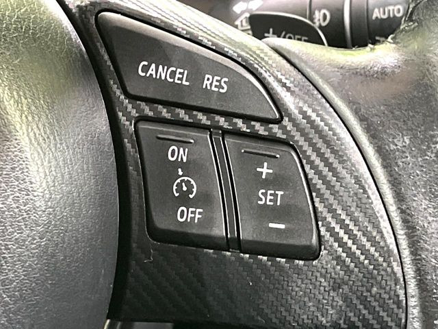 �y�N���[�Y�R���g���[���z�������H�����N���N���s�B�A�N�Z���𗣂��Ă���葬�x�ő��s���ł��A�������^�]���̕��S���y��!�����E�������ȒP�ȃX�C�b�`����Œ����ł��܂��B