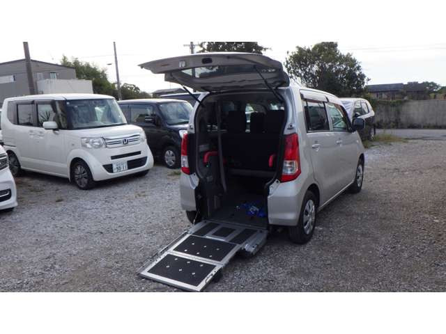 ワゴンRウィズ 車いす移動車