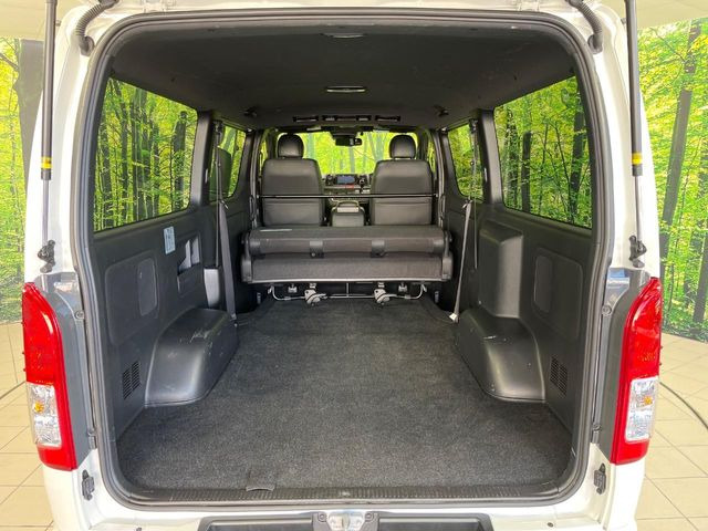 ���i�̂���������A�E�g�h�A���ɏ\���ȉ׎��X�y�[�X���m�ۂ��Ă���܂��B�V�т���d���܂ŁA�l�X�ȃV�[���ŗ���܂���