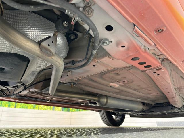 ��D�]�𒸂��Ă���܂��{�f�B�̒e�X�v���b�V���R�[�g���D�]��t���B�ʏ�̃K���X�R�[�g�ƈقȂ�A�ϋv�N��6�N�̖��@���K���X�R�[�e�B���O���A�{�f�B���L���C�ȏ�Ԃɕۂ��Ă���܂��B