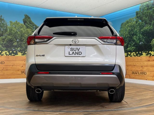 安心の最長10年・走行無制限保証(有償)をご用意。保証内容も充実はもちろん、無料点検&オイル交換や、年中無休の全国・24時間ロードサービスも付帯されておりますのでご安心下さい。