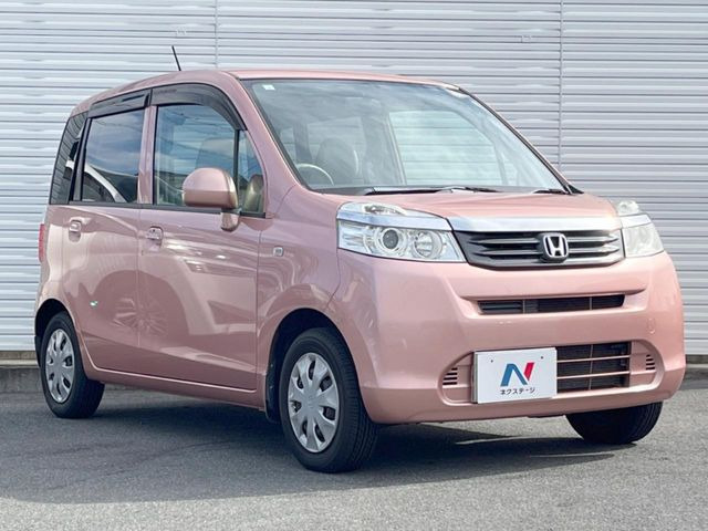 高透明度のガラス皮膜で撥水はもちろん、上質なツヤ・光沢を実現。紫外線や酸性雨から大切な愛車を保護し、色あせ・劣化を防止。「弾スプラッシュコート」、「弾プリミッサコート」からお選びいただけます。