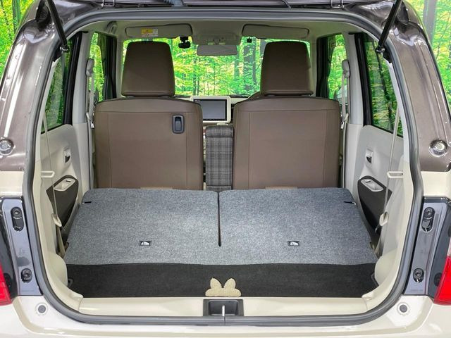 ���i�̂���������ʋ΁A���}���ɏ\���ȉ׎��X�y�[�X���m�ۂ��Ă���܂��B�Z�J���h�V�[�g��|���ƁA�傫�ȉו��̐ύڂ��\�ł���