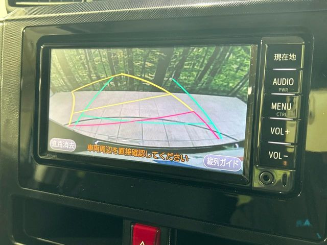 【バックカメラ】駐車時に後方がリアルタイム映像で確認できます。大型商業施設や立体駐車場での駐車時や、夜間のバック時に大活躍!運転スキルに関わらず、今や必須となった装備のひとつです!