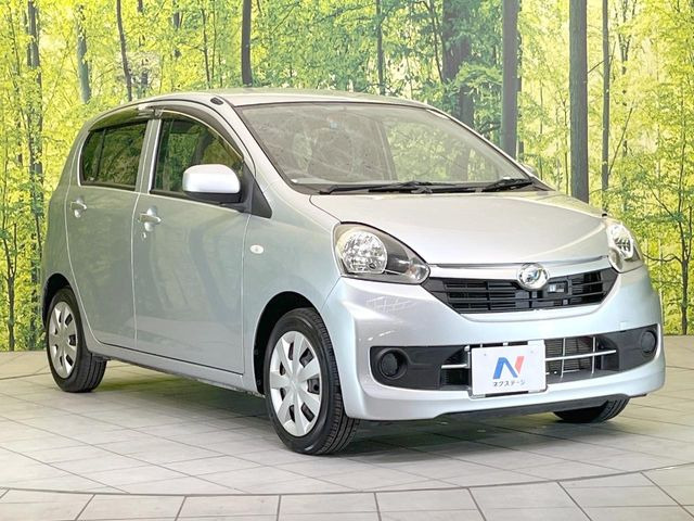 高透明度のガラス皮膜で撥水はもちろん、上質なツヤ・光沢を実現。紫外線や酸性雨から大切な愛車を保護し、色あせ・劣化を防止。「弾スプラッシュコート」、「弾プリミッサコート」からお選びいただけます。