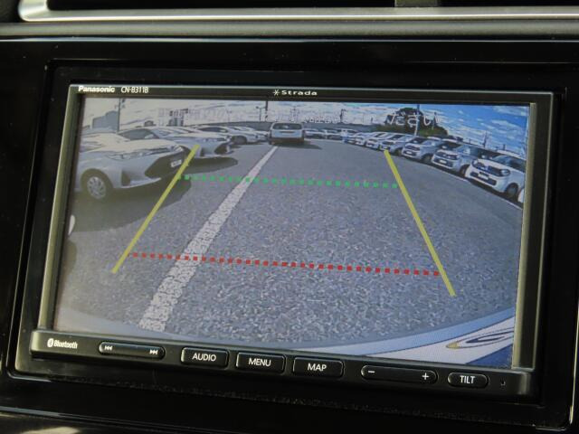 �o�b�N�J�����𑕔����Ă���܂��B���Ԏ��ɑ�ϖ𗧂��܂����^�]�����ȕ��̖����ɂȂ��Ă���܂��B