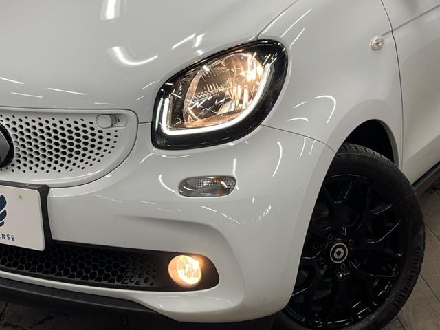 ���w�b�h���C�g:�w�b�h���C�g�͉��΂݂����Ȃ��A�Y��ȏ�Ԃ�ۂ��Ă���܂��B���΂ݖh�~�̃����Y�R�[�e�B���O�̎{�H���\�ł������܂��B