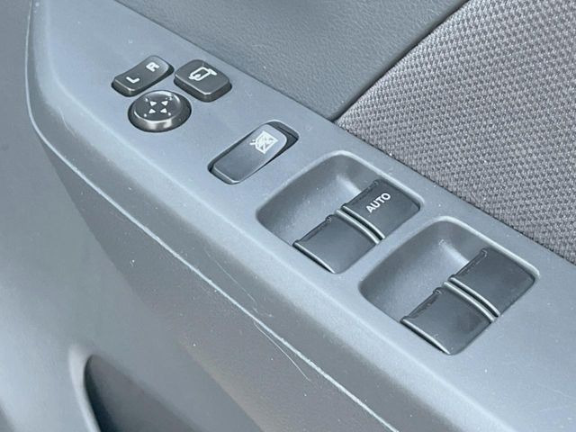 �y�d���i�[�~���[�z�T�C�h�~���[�͓d���i�[���ƂȂ��Ă���A�������ԏ�ł��L�Y�������X�N��}�����܂��B