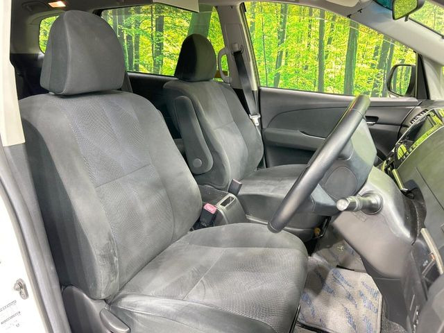 運転席シート廻りは使用感も少なく、良好な状態となっています。丁寧に使われていたことがよくわかりますね。