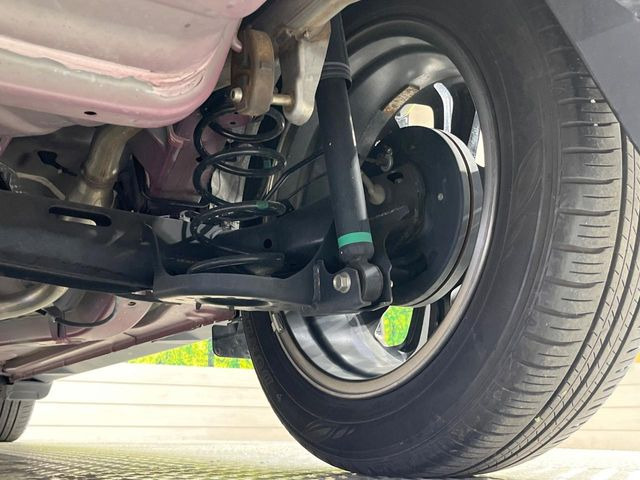 ��D�]�𒸂��Ă���܂��{�f�B�̒e�X�v���b�V���R�[�g���D�]��t���B�ʏ�̃K���X�R�[�g�ƈقȂ�A�ϋv�N��6�N�̖��@���K���X�R�[�e�B���O���A�{�f�B���L���C�ȏ�Ԃɕۂ��Ă���܂��B