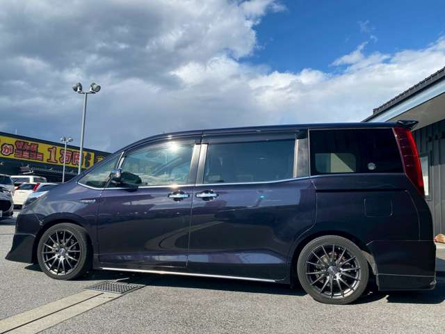 スリークロス滋賀店は自社の大型整備工場と提携しております!御購入後の修理・車検等のアフタフォローも充実です!