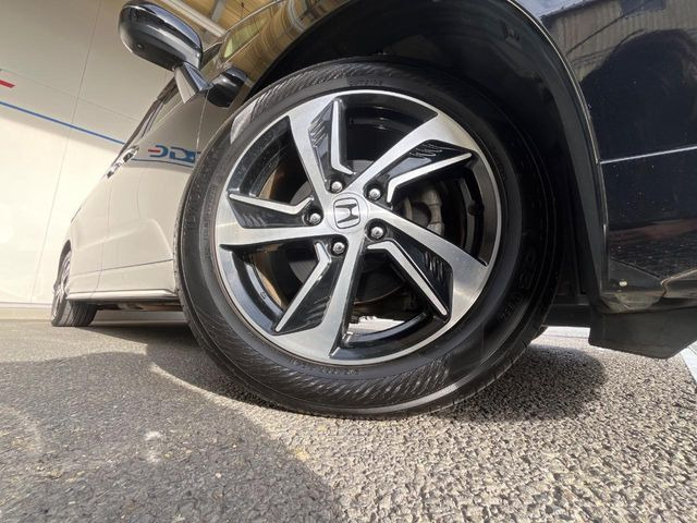 �y����17�C���`�A���~�z�C�[���z�O�ςɃ}�b�`���������A���~�z�C�[���𑕒����Ă���܂��B�e��ЊO�A���~�z�C�[����A�X�^�b�h���X�^�C�����戵�����Ă���܂��B���񂲑��k����������