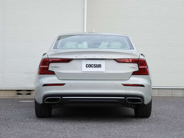 現行型エンジンにはボルボの認証を取得したMOTULの高級オイルSPECIFIC RBS0-2AE(0W-20)を使用します。