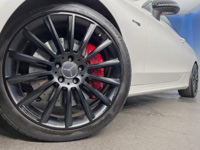 ●純正19インチアルミホイール:輸入車ならではの卓越した走りを支えるホイールと足回りです!日本車の走りに慣れている方にもぜひ体感して頂きたいほど、高いレベルでまとまっています!