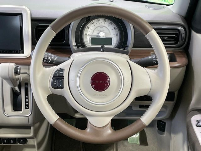 �y�����v�����X�e�A�����O�z�㎿�Ȋv���g�p���邱�ƂŁA��ɂ����������݂ƂĂ��^�]���₷���n���h���ł���