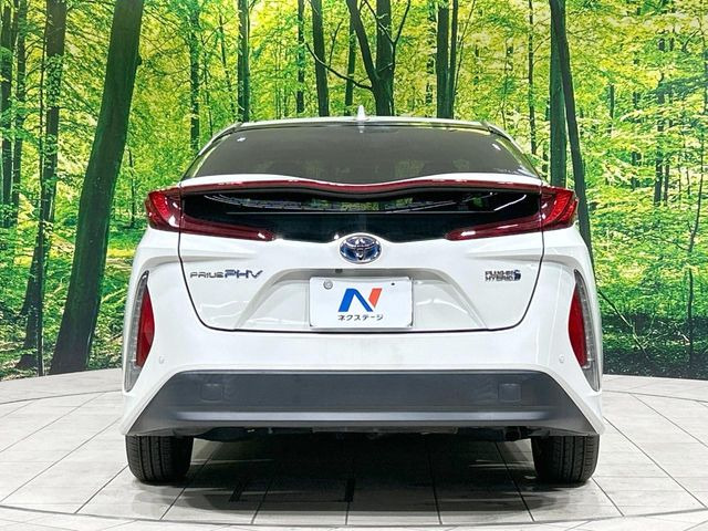 安心の最長10年・走行無制限保証(有償)をご用意。保証内容も充実はもちろん、無料点検&オイル交換や、年中無休の全国・24時間ロードサービスも付帯されておりますのでご安心下さい。