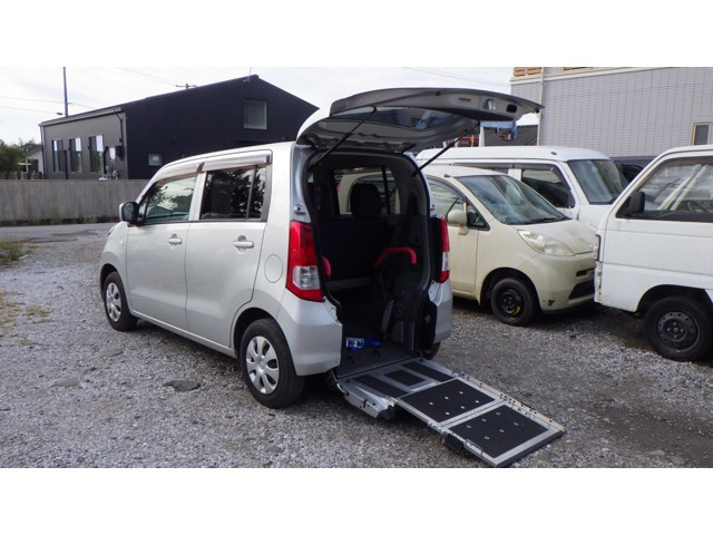 ワゴンRウィズ 車いす移動車