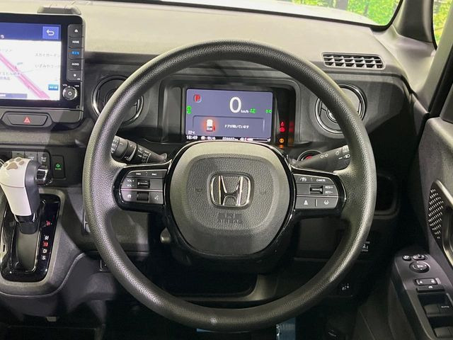 【ステアリングスイッチ】運転中、前方から目線をそらすことなく、オーディオ等の操作が可能な便利機能!安心&快適なドライブを演出してくれます♪