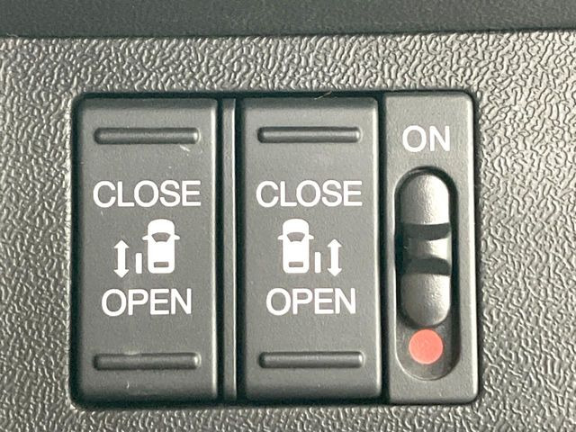 �y�����p���[�X���C�h�h�A�z�X�}�[�g�L�[��^�]�Ȃ̃X�C�b�`�Ō�ȗ����X���C�h�h�A�̊J���\���d��������͂����ăh�A���J����K�v�������A�����Ȃ��q�l�ł��ȒP�ɊJ���߂ł����K�ł���