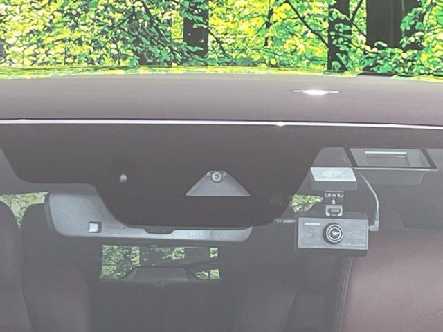 �yi-ACTIVESENSE�z���s���ɑO���̎ԗ�����F�����A�Փ˂������Ȏ��͌x��ƃu���[�L�ŏՓˉ���Ɣ�Q�y�����A�V�X�g�B�����S�Ƀh���C�u�����y���݂��������܂��B