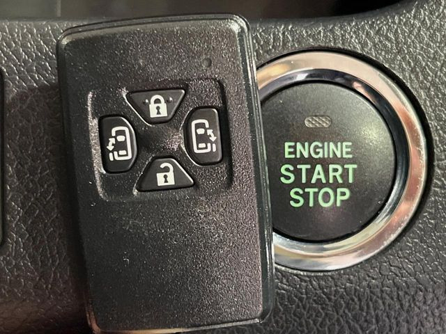 �y�X�}�[�g�L�[�z�J�o����|�P�b�g�ɓ��ꂽ�܂܂ł��h�A�̎{���E�������\�ȃX�}�[�g�L�[�𑕔��B�G���W���̃I���E�I�t�����J�M�����o���K�v����������Ƃ��Ă��֗��ł���