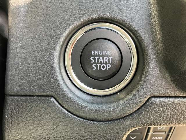 ★キーレスプッシュスタートシステム★エンジンスタートは最近はやりのプッシュスタート!鍵を車内に持ち込めばシリンダーに差し込まなくともボタン1つでエンジンがかかる★