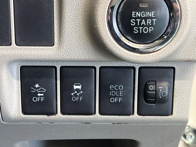 �y�z���_�Z���V���O�z���s���ɑO���̎ԗ�����F�����A�Փ˂������Ȏ��͌x��ƃu���[�L�ŏՓˉ���Ɣ�Q�y�����A�V�X�g�B�����S�Ƀh���C�u�����y���݂��������܂��B