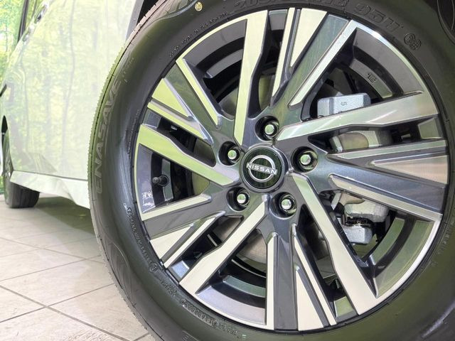 �y����16�C���`�A���~�z�C�[���z�O�ςɃ}�b�`���������A���~�z�C�[���𑕒����Ă���܂��B�e��ЊO�A���~�z�C�[����A�X�^�b�h���X�^�C�����戵�����Ă���܂��B���񂲑��k����������