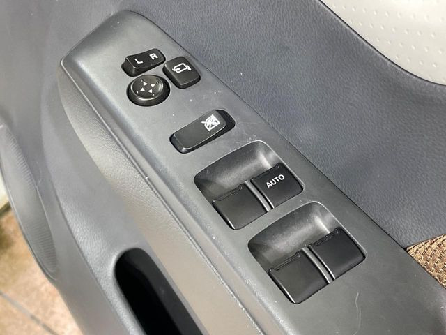 �y�d���i�[�~���[�z�T�C�h�~���[�͓d���i�[���ƂȂ��Ă���A�������ԏ�ł��L�Y�������X�N��}�����܂��B