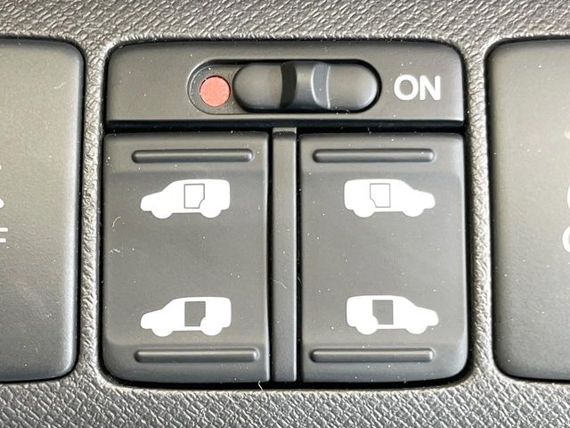 �y�����p���[�X���C�h�h�A�z�X�}�[�g�L�[��^�]�Ȃ̃X�C�b�`�Ō�ȗ����X���C�h�h�A�̊J���\���d��������͂����ăh�A���J����K�v�������A�����Ȃ��q�l�ł��ȒP�ɊJ���߂ł����K�ł���