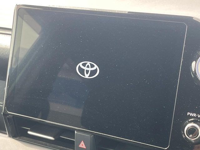 【純正ナビ】人気の純正ナビを装備しております。ナビの使いやすさはもちろん、オーディオ機能も充実!キャンプや旅行はもちろん、通勤や買い物など普段のドライブも楽しくなるはず♪