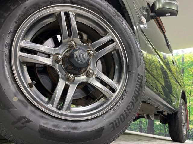 【16インチアルミホイール】外観にマッチしたアルミホイールを装着しております。各種アルミホイールや、スタッドレスタイヤも取扱いしております。是非ご相談ください♪