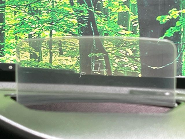 �y�w�b�h�A�b�v�f�B�X�v���C�z���݂̑��x�⑖�s�����f�W�^���\���ŉ^�]�ȑO���̃K���X�ɓ��e!�^�]���A�ڐ������炳���K�v�ȏ����m�F�ł���̂łƂ��Ă��֗��ň��S!