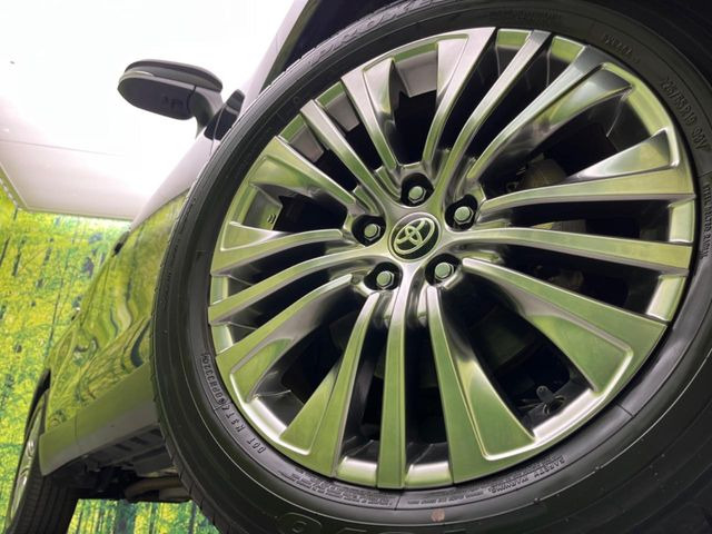 【純正19インチアルミホイール】外観にマッチした純正アルミホイールを装着しております。各種社外アルミホイールや、スタッドレスタイヤも取扱いしております。是非ご相談ください♪