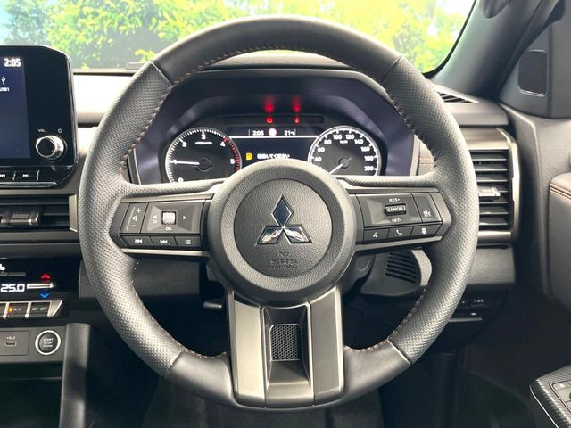 �y�����v�����X�e�A�����O�z�㎿�Ȋv���g�p���邱�ƂŁA��ɂ����������݂ƂĂ��^�]���₷���n���h���ł���