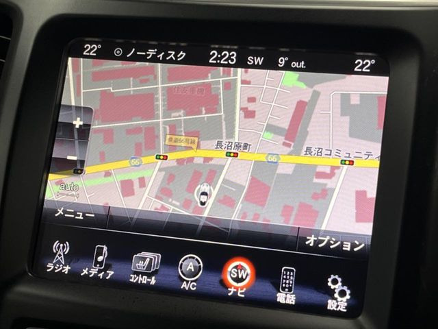 �������i�r:��̊��̂���i�r�́A����������ԓ������o���Ă���܂��BBluetooth�Đ��ȂǃI�[�f�B�I�@�\���[�����Ă���܂��̂ŁA�^�]�����y���߂܂���